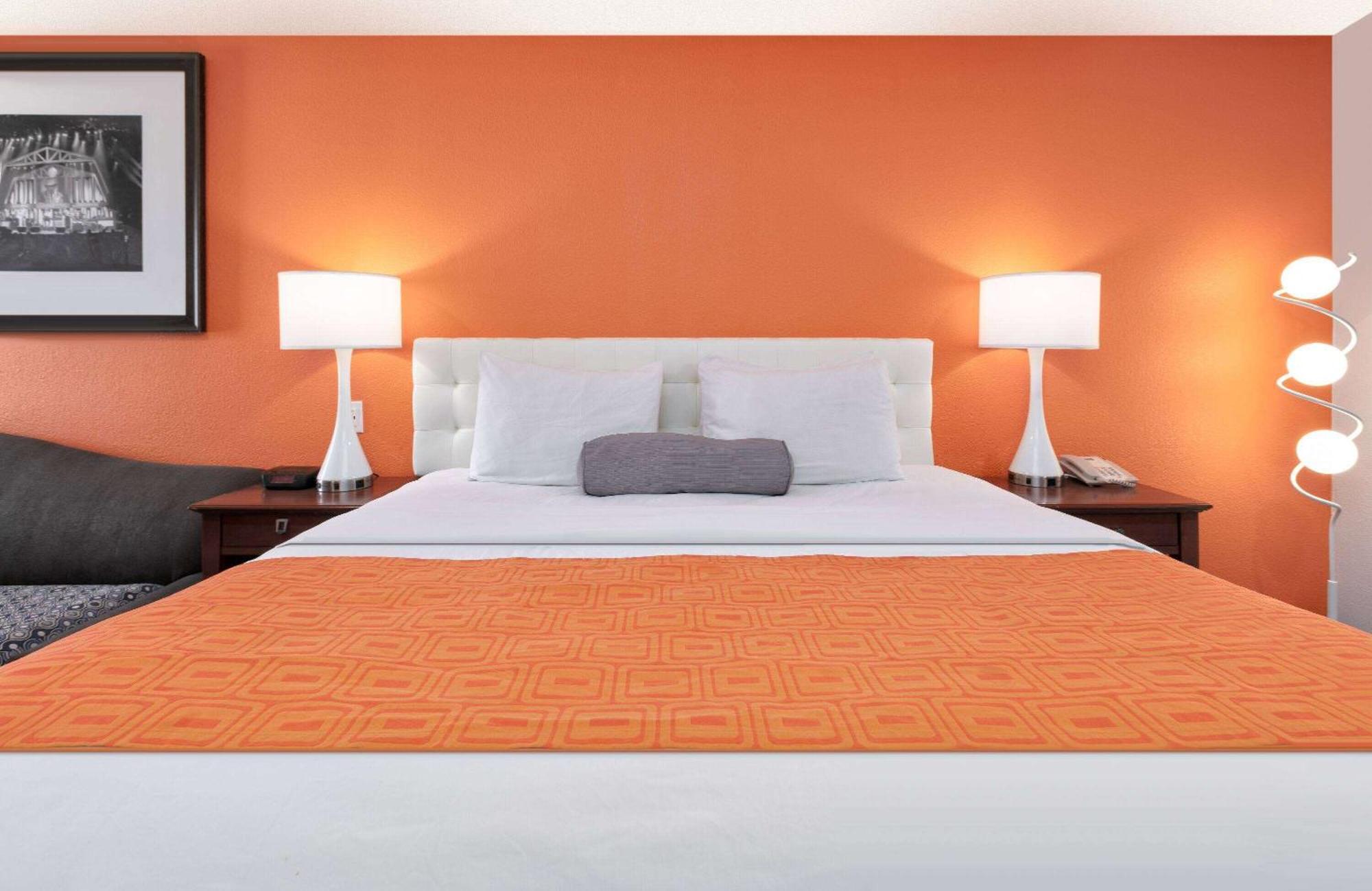 Howard Johnson By Wyndham San Marcos Exterior foto